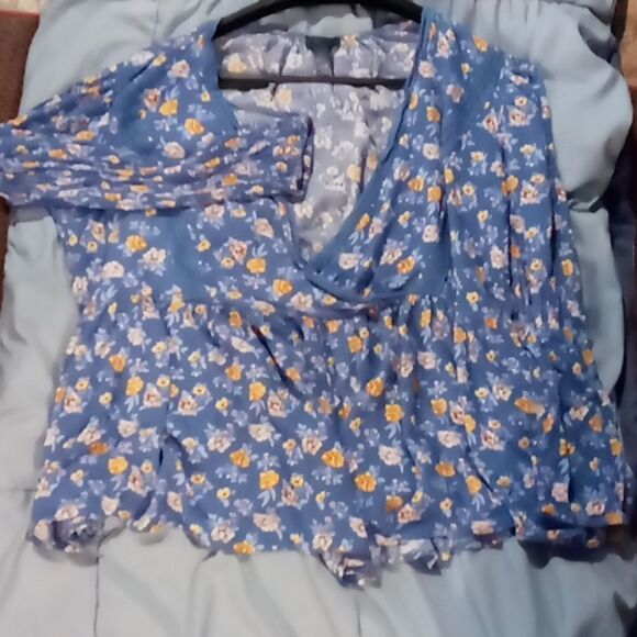 Floral peplum - Picture 1 of 5